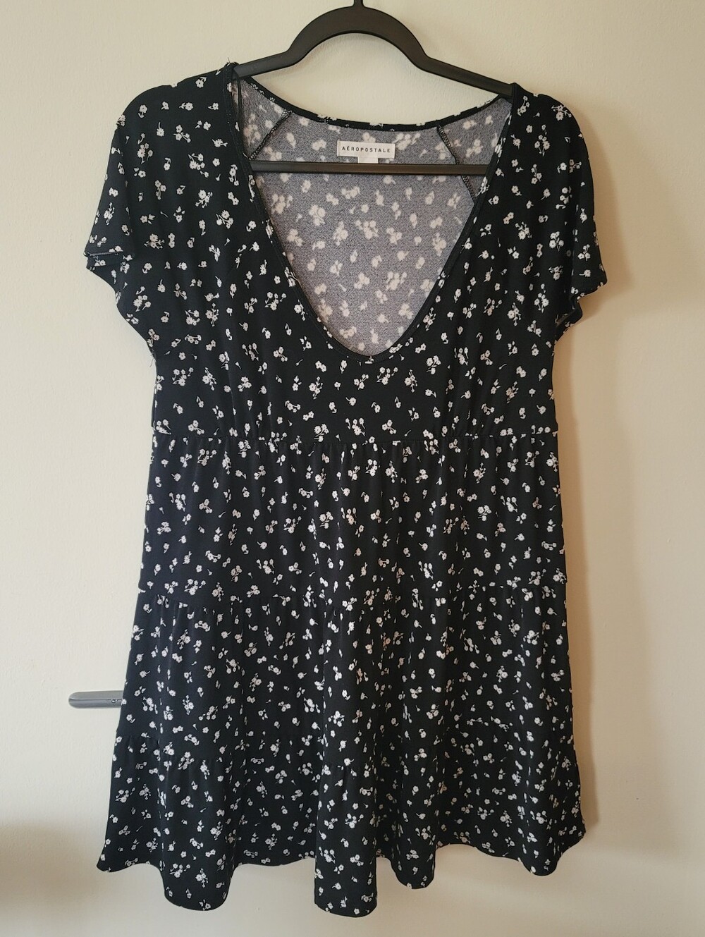 Aeropostale Black and White Floral Scoop Neck Tunic